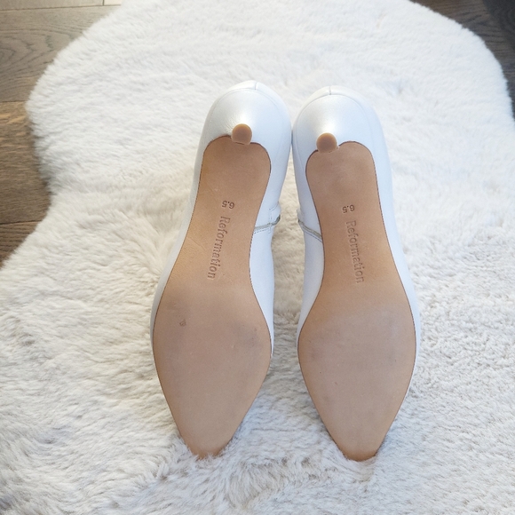 NWOT Reformation Charlotte Minimilist White Leather Booties - Picture 9 of 11